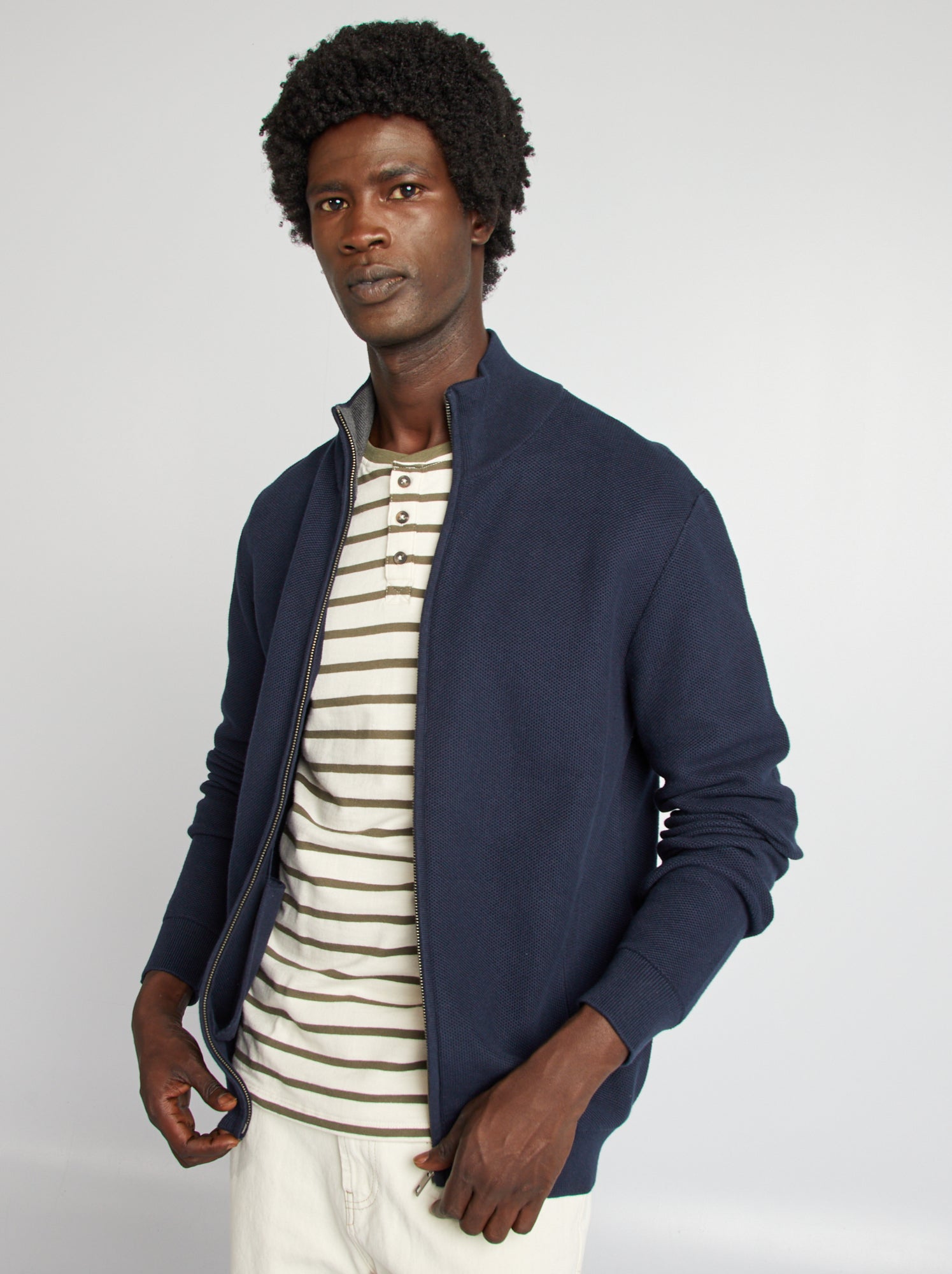 cardigan-con-zip-uomo-017bdo-1.jpg