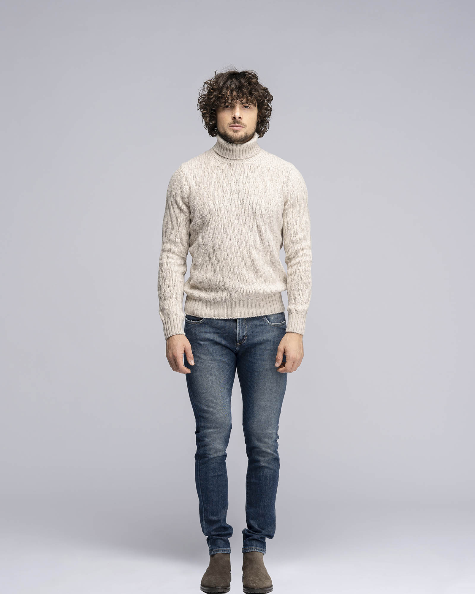 maglione-a-collo-alto-270jax-1.jpg